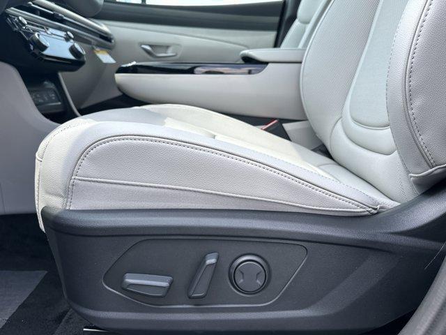 new 2025 Hyundai TUCSON Hybrid car, priced at $42,592