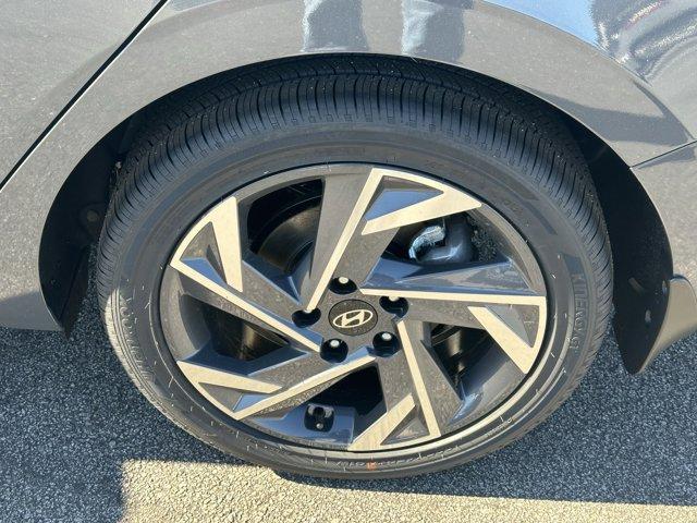 new 2025 Hyundai Elantra car, priced at $24,467