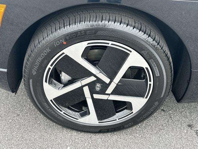 new 2026 Hyundai IONIQ 9 car, priced at $77,040