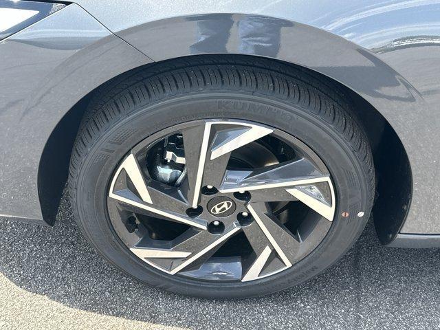 new 2025 Hyundai Elantra car, priced at $24,422