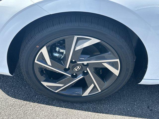 new 2025 Hyundai Elantra car, priced at $27,374