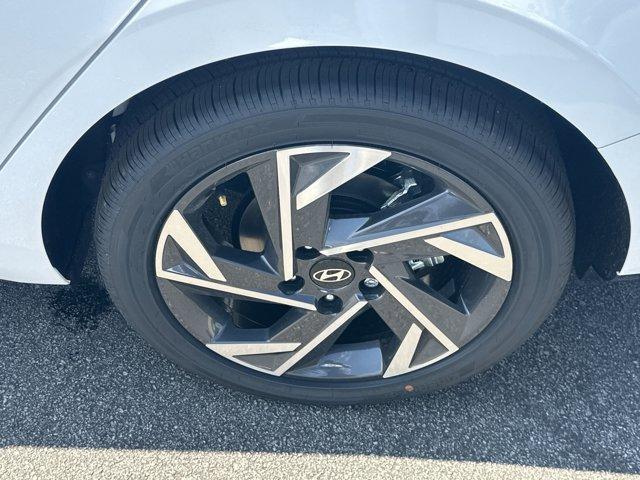 new 2025 Hyundai Elantra car, priced at $27,374