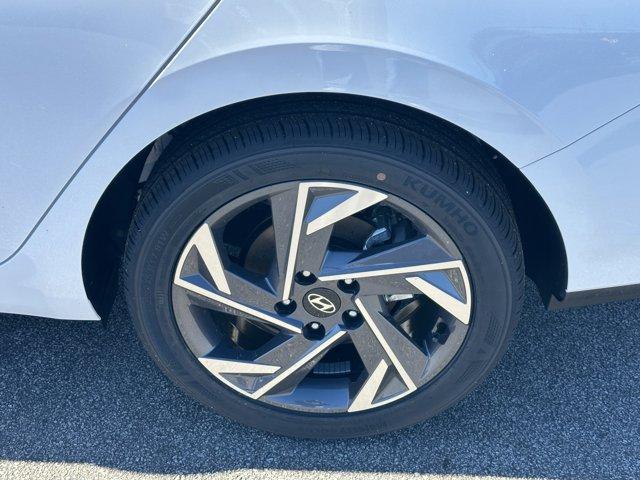 new 2025 Hyundai Elantra car, priced at $24,981