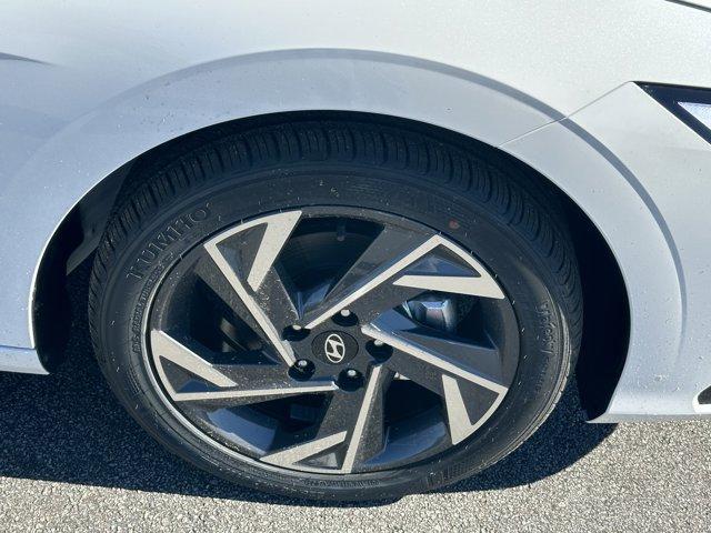 new 2025 Hyundai Elantra car, priced at $24,981