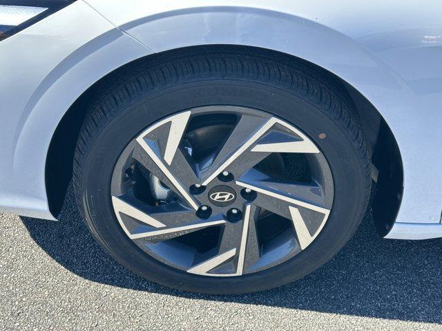 new 2025 Hyundai Elantra car, priced at $24,981
