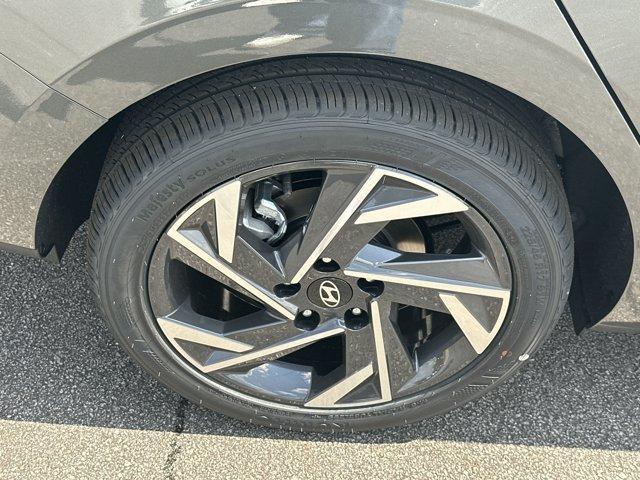 new 2025 Hyundai Elantra car, priced at $24,422