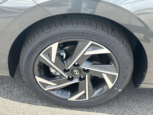 new 2025 Hyundai Elantra car, priced at $24,422