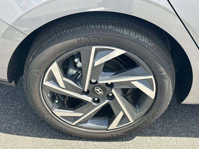 new 2025 Hyundai Elantra car