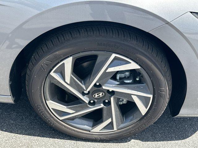 new 2025 Hyundai Elantra car