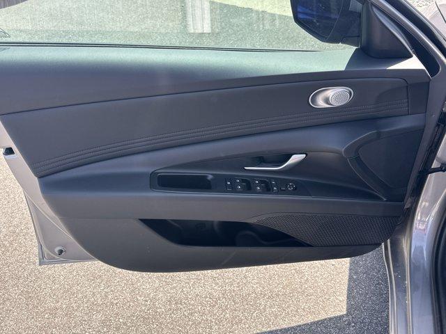 new 2025 Hyundai Elantra car