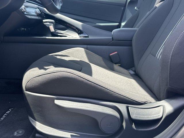 new 2025 Hyundai Elantra car