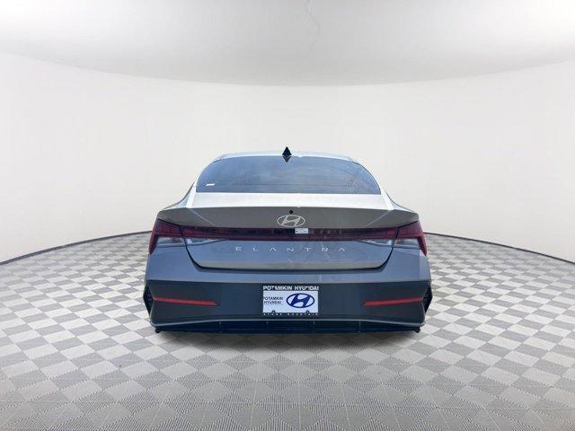 new 2025 Hyundai Elantra car