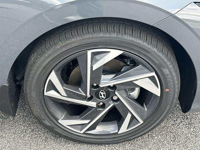 new 2025 Hyundai Elantra car, priced at $27,869