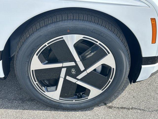 new 2026 Hyundai IONIQ 9 car, priced at $77,033