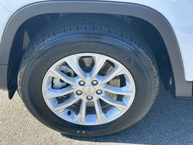 used 2022 Jeep Cherokee car, priced at $24,590