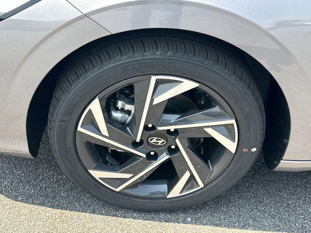new 2025 Hyundai Elantra car, priced at $24,376