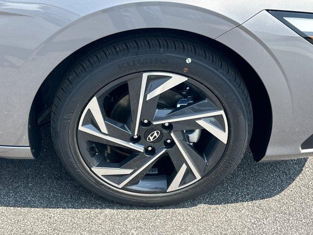 new 2025 Hyundai Elantra car, priced at $24,376