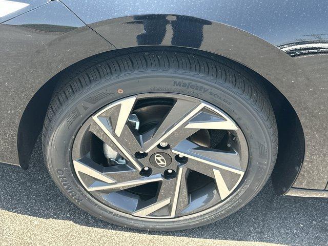 new 2025 Hyundai Elantra car, priced at $24,376