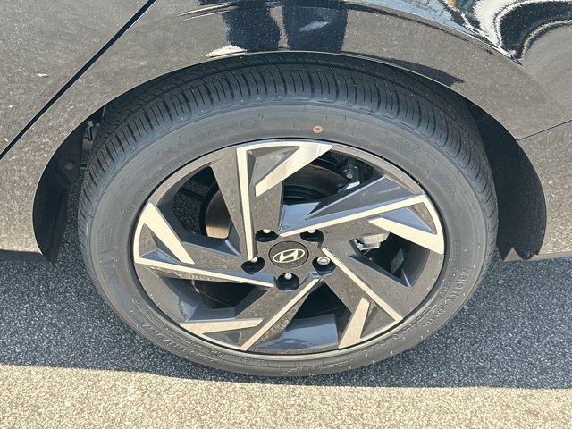 new 2025 Hyundai Elantra car, priced at $24,376