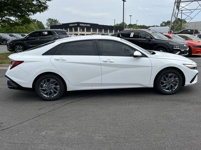 new 2024 Hyundai Elantra car, priced at $25,072