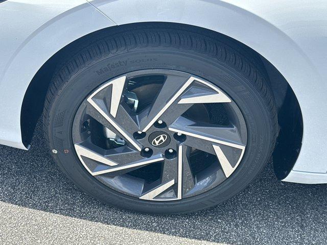 new 2025 Hyundai Elantra car, priced at $24,879