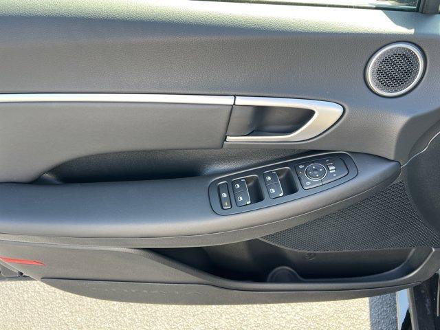 new 2025 Hyundai Sonata Hybrid car, priced at $30,875