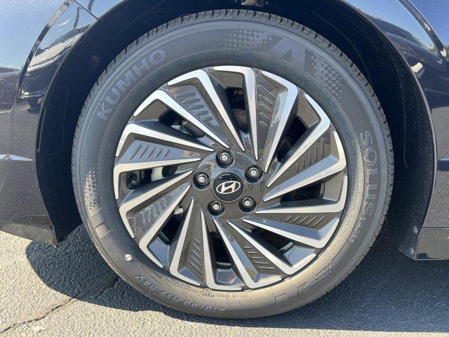 new 2025 Hyundai Sonata Hybrid car, priced at $30,875