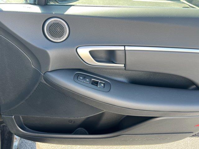 new 2025 Hyundai Sonata Hybrid car, priced at $30,875