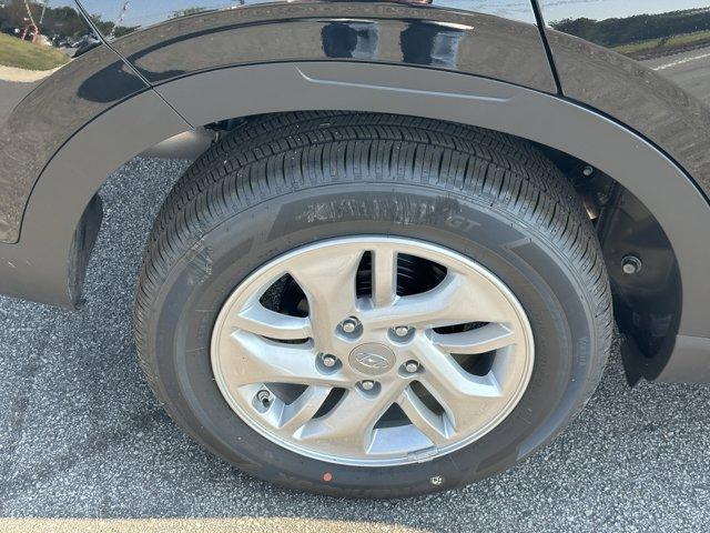 new 2025 Hyundai Venue car, priced at $22,315