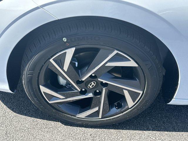 new 2025 Hyundai Elantra car, priced at $24,877