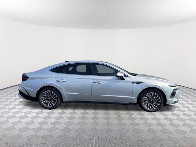 new 2025 Hyundai Sonata Hybrid car, priced at $36,990