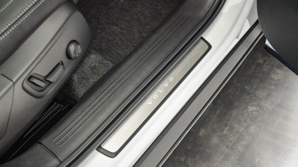 new 2026 Volvo XC40 car, priced at $46,425