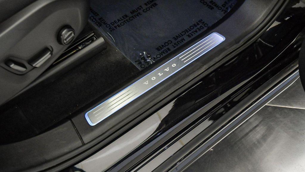 used 2025 Volvo XC90 car, priced at $50,829