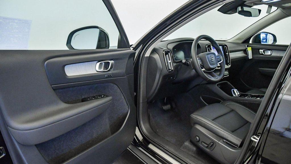 new 2025 Volvo XC40 car, priced at $48,335