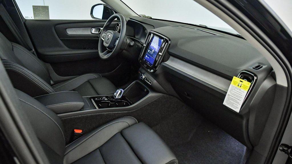 new 2025 Volvo XC40 car, priced at $48,335