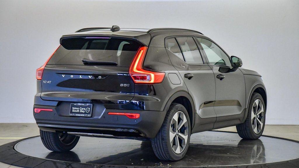 new 2025 Volvo XC40 car, priced at $48,335