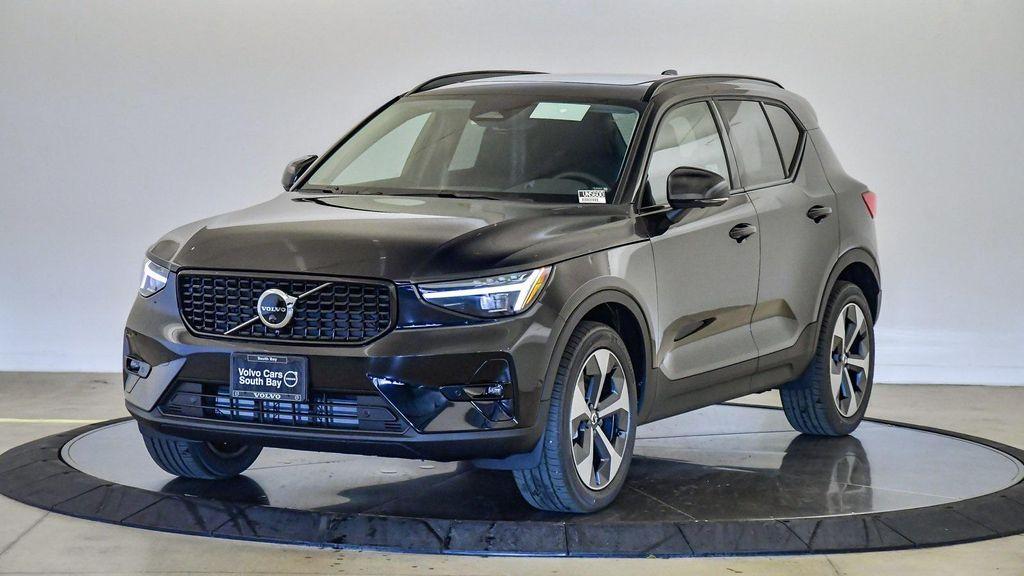 new 2025 Volvo XC40 car, priced at $48,335