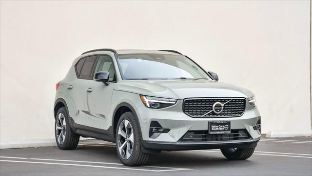 new 2025 Volvo XC40 car, priced at $48,315