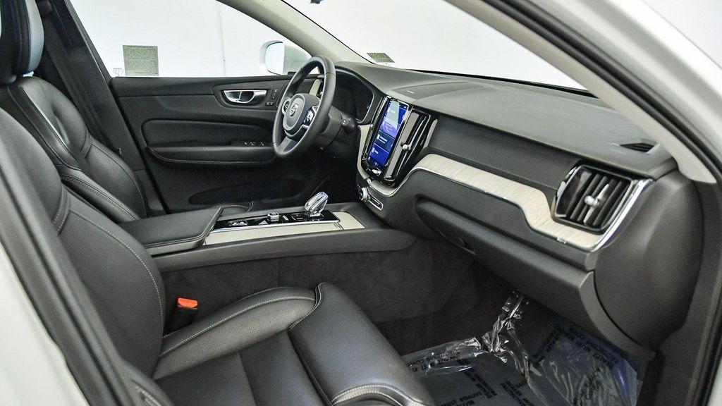 used 2022 Volvo XC60 car, priced at $33,164