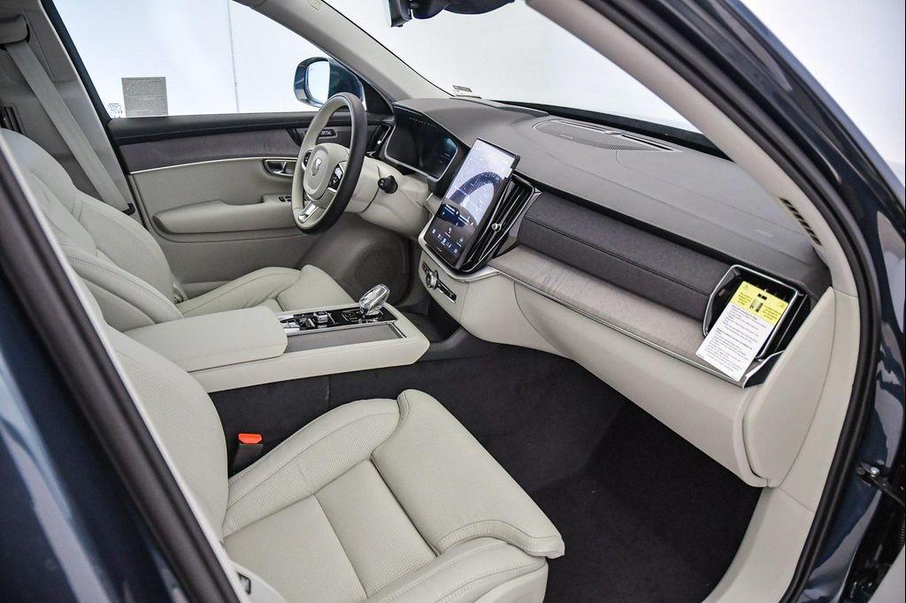 new 2026 Volvo XC90 Plug-In Hybrid car, priced at $85,625