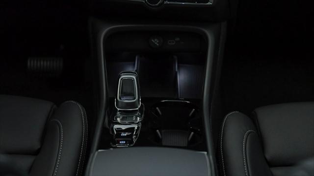 new 2025 Volvo XC40 car, priced at $51,565