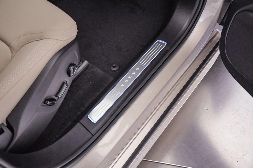 new 2026 Volvo XC90 Plug-In Hybrid car, priced at $81,875
