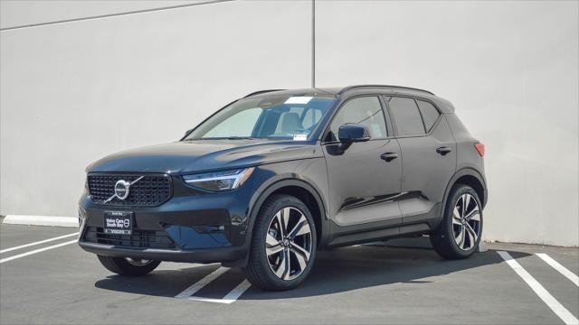 new 2025 Volvo XC40 car, priced at $50,025