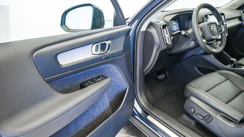 new 2026 Volvo XC40 car, priced at $45,995