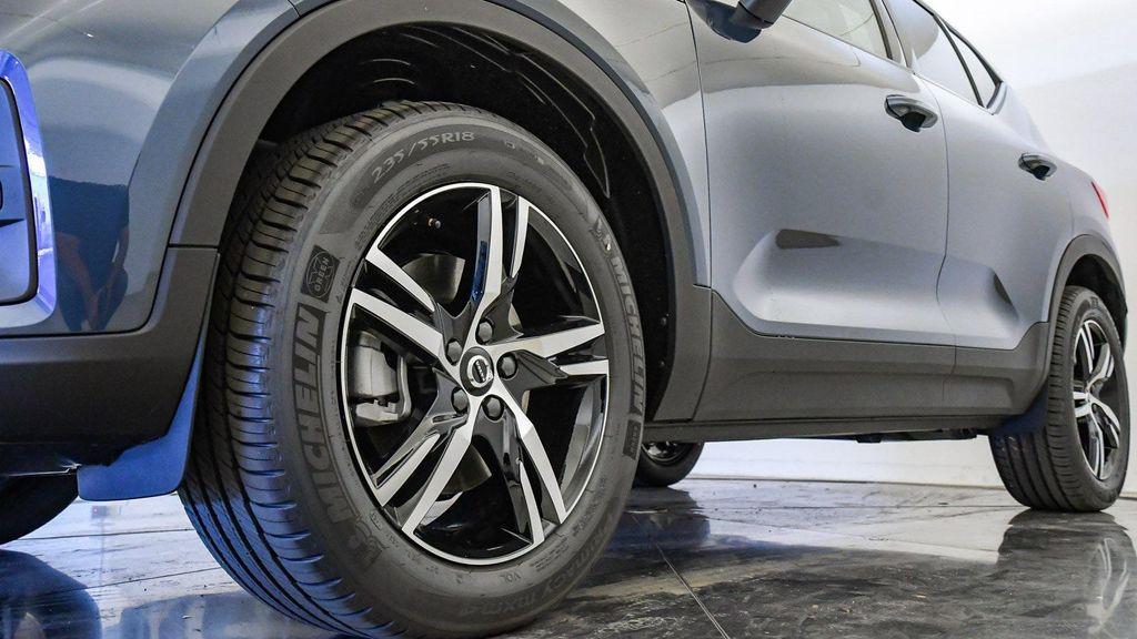 new 2026 Volvo XC40 car, priced at $45,995
