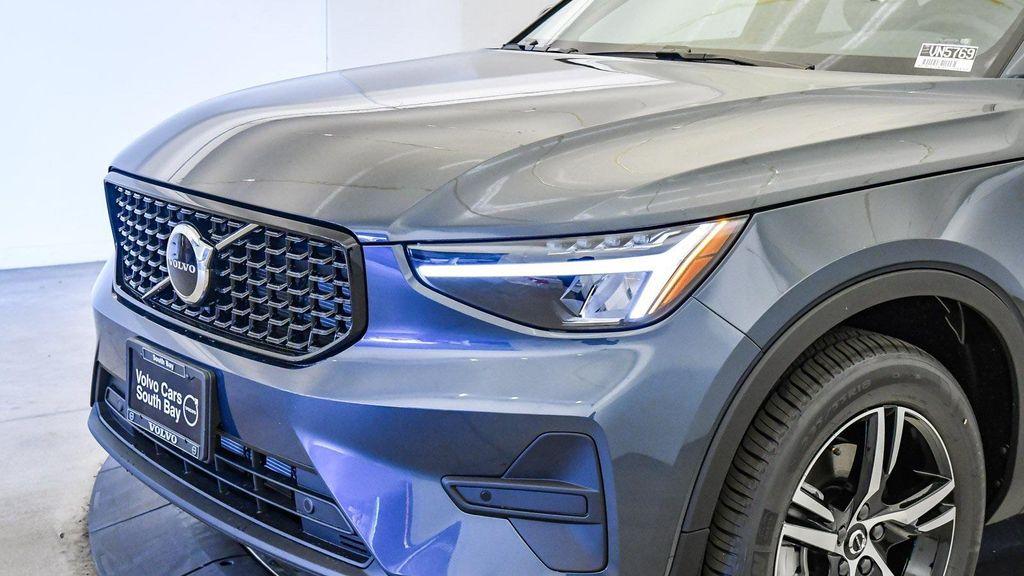 new 2026 Volvo XC40 car, priced at $45,995