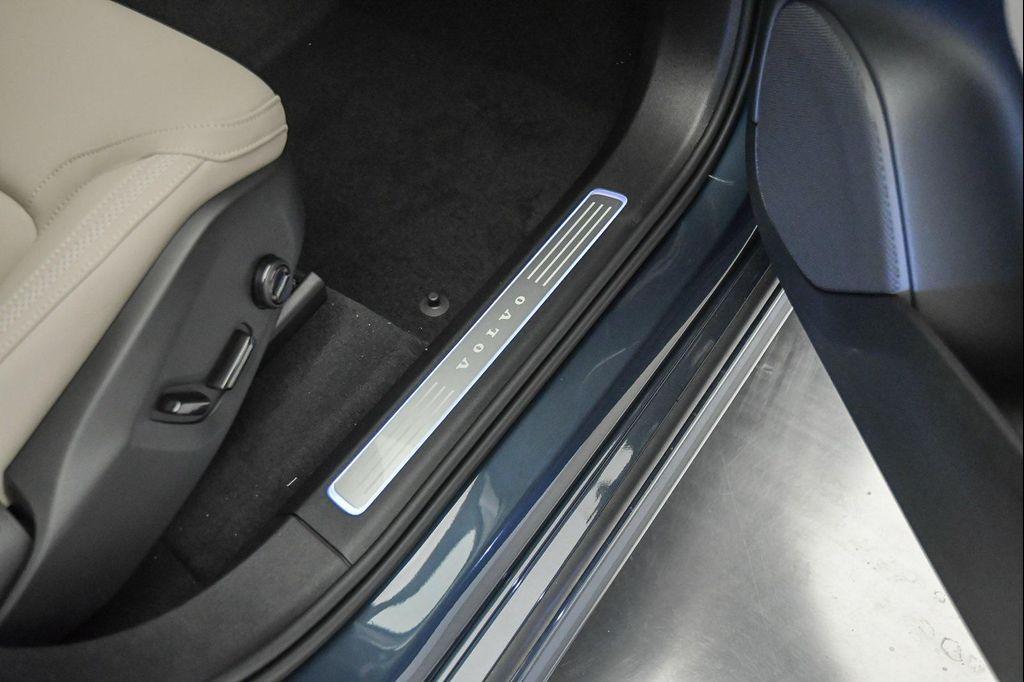 new 2026 Volvo XC90 Plug-In Hybrid car, priced at $81,875