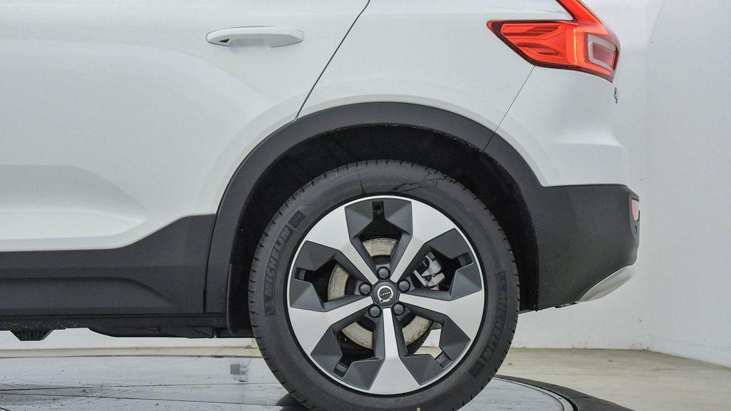 new 2025 Volvo XC40 car, priced at $46,265