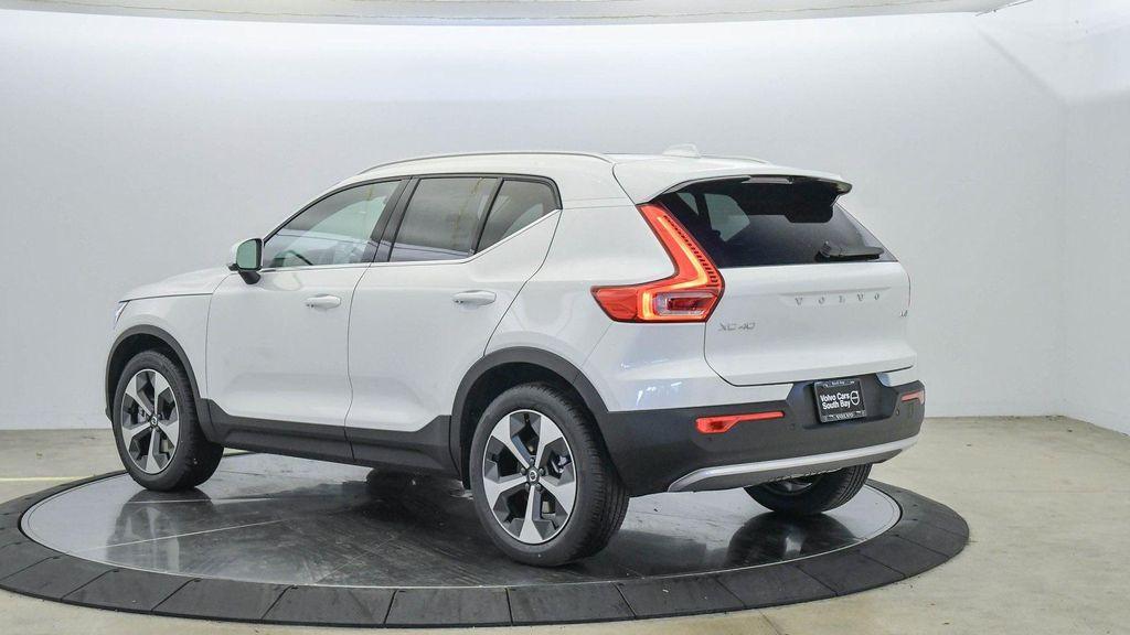 new 2025 Volvo XC40 car, priced at $46,265