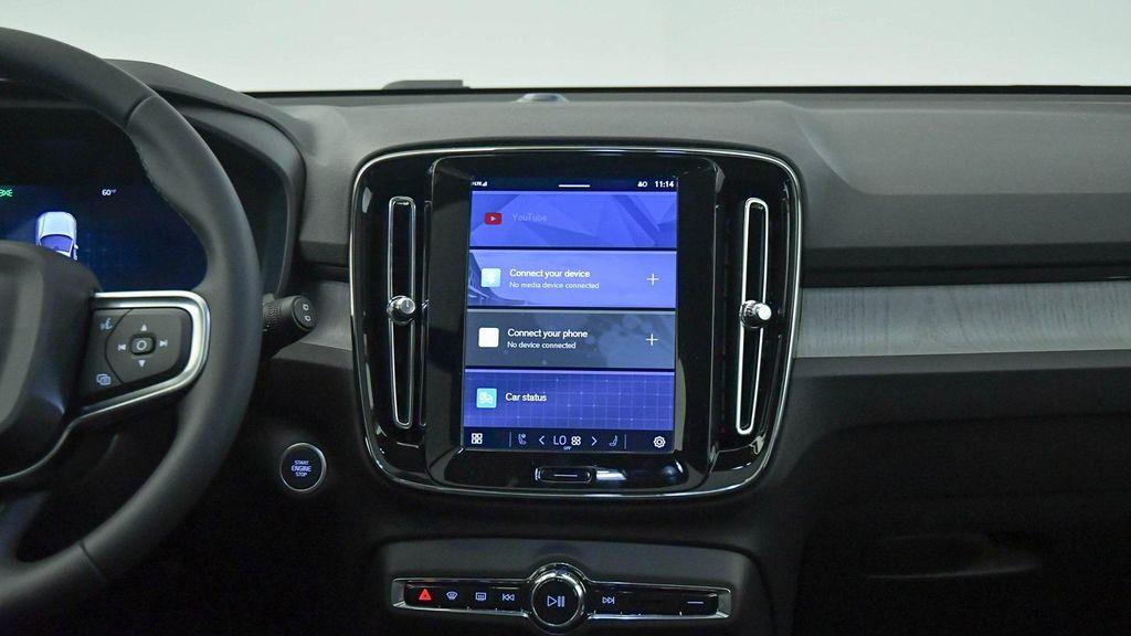 new 2025 Volvo XC40 car, priced at $46,265